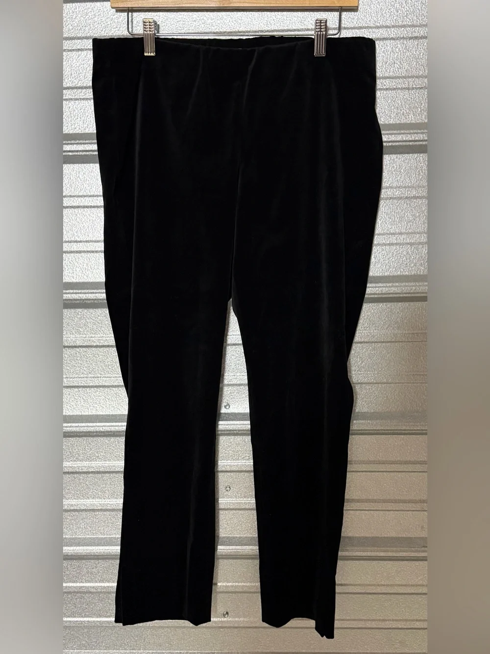 Vince black velvet pants L